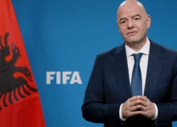 Presidenti i FIFA-s mesazh Shqipërisë: Botërorin e keni vetëm dy fitore larg…