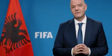 Presidenti i FIFA-s mesazh Shqipërisë: Botërorin e keni vetëm dy fitore larg…