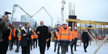 Rindërtohet Pediatria në QSUT, Rama inspekton punimet: Shërbim cilësor për pacientët