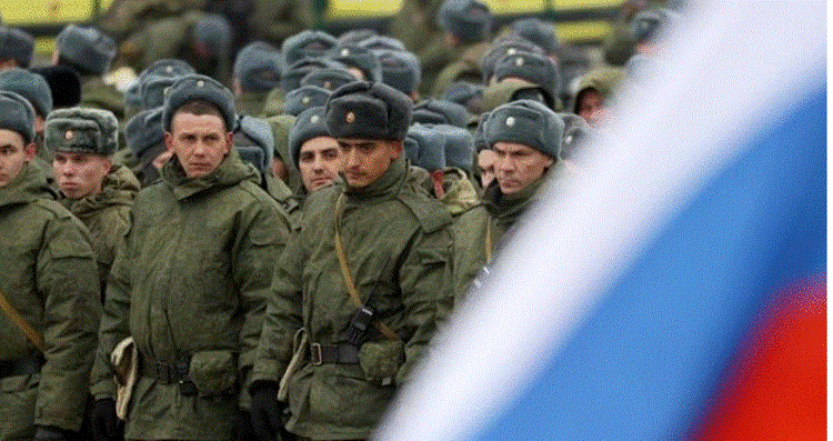 Dekreti i Putinit detyron të huajt në Rusi të nënshkruajnë kontratë me ushtrinë