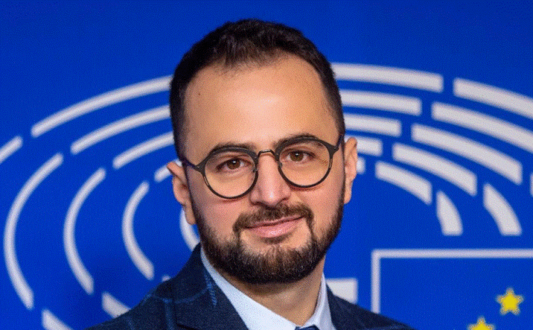 Avokat i Popullit me firmat e PD dhe me votat e PS, reagon Endrit Shabani