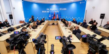 Berisha:Sakrifica jonë për të larguar këtë qeveri, kush nuk përgjigjet dot del anash