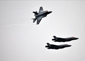 Avionë luftarakë amerikanë i afrohen hapësirës ajrore të Venezuelës