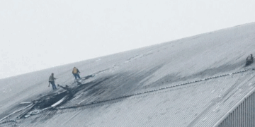 Dëmtohet mburoja mbrojtëse e centralit bërthamor të Çernobilit