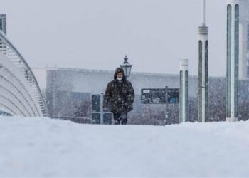 Gjermani/Stuhia e akullit mbyll shkollat, anulon fluturimet dhe paralizon hekurudhat
