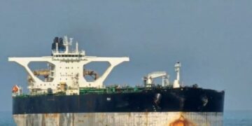 SHBA sekuestron anijen cisternë me flamur rus