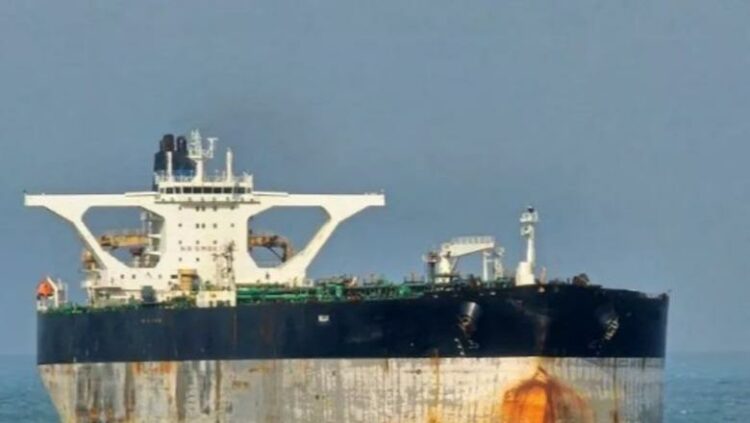 SHBA sekuestron anijen cisternë me flamur rus