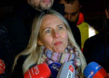 Zjarri masiv në Tiranë, Anduela Ristani flet nga vendngjarja: Janë djegur magazinat