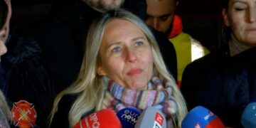 Zjarri masiv në Tiranë, Anduela Ristani flet nga vendngjarja: Janë djegur magazinat