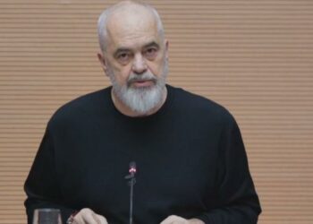 Qytetarët të përmbytur, Rama: Bëni durim, nuk është nevoja për britma