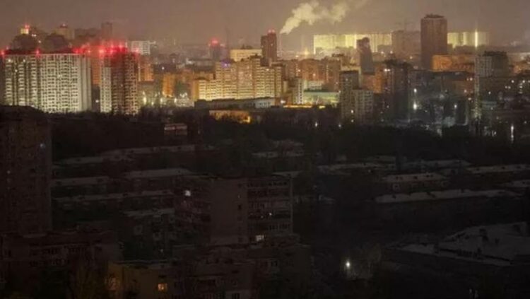 Rusia 300 dronë dhe 18 raketa balistike drejt Ukrainës