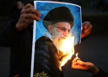 “Oligarkët” e Teheranit, kush e qeveris realisht Iranin?