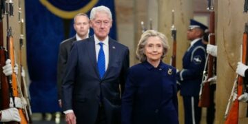 “Epstein”/ Republikanët paralajmërojnë masa ndëshkuese për Bill dhe Hillary Clinton