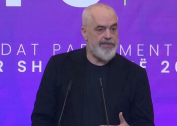 Rama mbledh grupin e PS: Brenda 2 vitesh të përmbushim kriteret për integrimin në BE