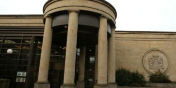 Tentoi të vriste policin, dënohet me 10 vjet burg shqiptari në Skoci