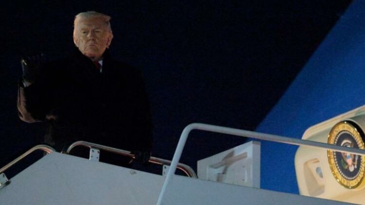 Udhëtonte për në Davos, Air Force One i Trump pëson defekt