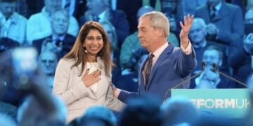 Ish-Sekretarja e Brendshme britanike Braverman, bashkohet me ekstremin e djathtë