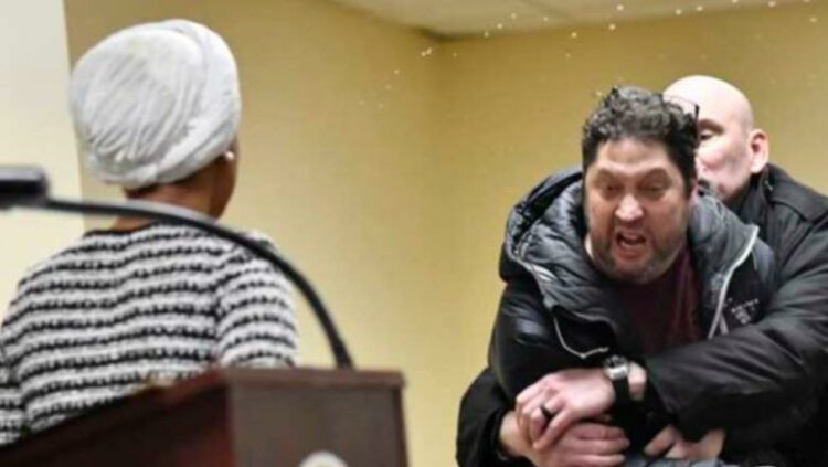 SHBA/ Sulmohet kongresmenia demokrate, ndalohet agresori në Minneapolis