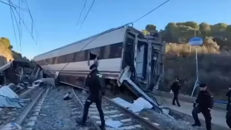 Përplasja e dy trenave në Spanjë, shkon në 41 numri i viktimave