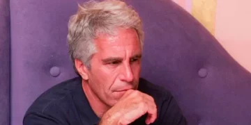 Pazaret e  Epstein/ E reja nga Tirana kërkoi punë, “ndërmjetësi” i kërkon video