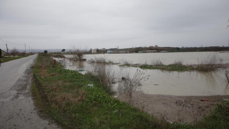 Përmbytjet, si paraqitet situata në Durrës