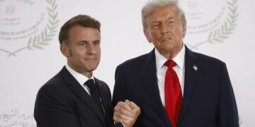 Trump poston mesazhin e Macron: Nuk po kuptoj çfarë po bën me Groenlandën