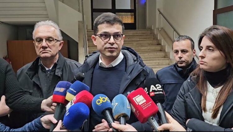 800 banesa me ujë në Durrës, Vengu: 180 persona janë akomoduar në Kovaleshencë