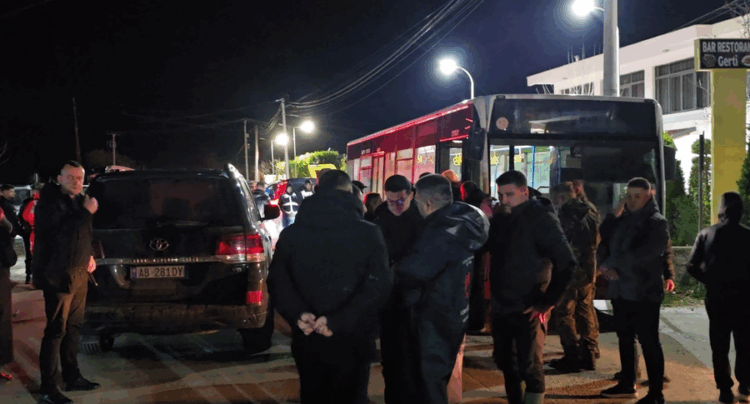 Evakuohen familjet e rrezikuara nga përmbytjet në Ferras