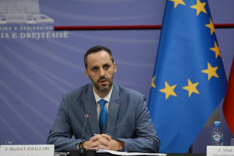 Ministri i Drejtësisë urdhëron inspektime për noterët