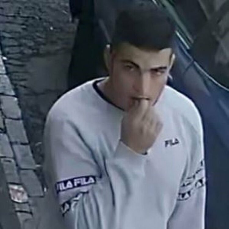 I kërkuar nga Britania për vrasje, vetëdorëzohet në Policinë e Tiranës 26-vjeçari