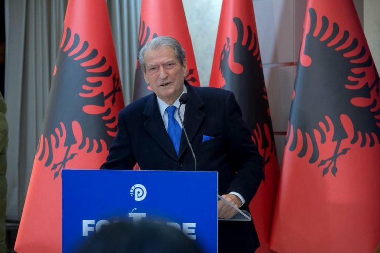 Berisha “foltore” në Tiranë: Diktaturat si kjo e Ramës zgjedhjet i kanë farsë