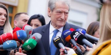 “Sazanin ia kam ofruar Berlusconi-t”, Berisha: Rama po e përdor për politikë