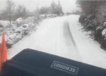 Korçë/ Prezencë akulli në rrugë, Policia apel qytetarëve: Përdorni zinxhirë