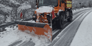 Dëborë dhe akull në veri, thirrje për kujdes ndaj drejtuesve të mjeteve në këto akse