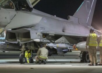 Britania dhe Franca bombardojnë bunkerin nëntokësor të armëve të ISIS-it në Siri