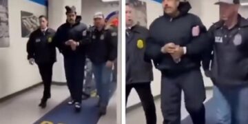 Video/ Me shapka dhe shishe uji në dorë, momenti kur Maduro mbërrin në New York