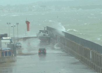 Vlorë, ndalohet lundrimi i anijeve të peshkimit deri më 12 janar