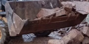 Rënie inertesh, gurësh e prezencë uji, ARRSH: Bllokime në disa akse rrugore