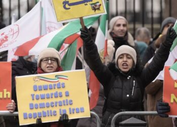Protestat e dhunshme, vritet zyrtari i lartë iranian nga demonstruesit në Mashhad