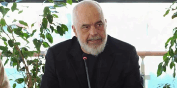 Rama kritika kryebashkiakëve: Rrini dhe prisni nga buxheti i shtetit