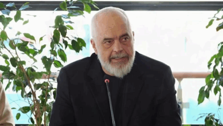 Rama kritika kryebashkiakëve: Rrini dhe prisni nga buxheti i shtetit