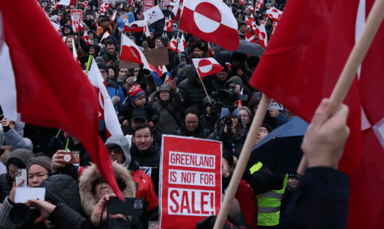 “Larg duart nga Groenlanda”, zhvillohen protesta kundër planeve të Trump