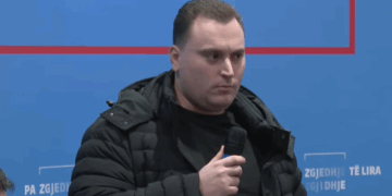 Djali i Olldashit-Berishës: Ata që flasin në foltore janë “tapë”, s’dinë ç’thonë