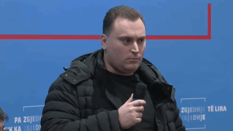 Djali i Olldashit-Berishës: Ata që flasin në foltore janë “tapë”, s’dinë ç’thonë