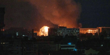 Rusia sulmon Ukrainën, ndërsa vazhdojnë bisedimet me SHBA për paqe