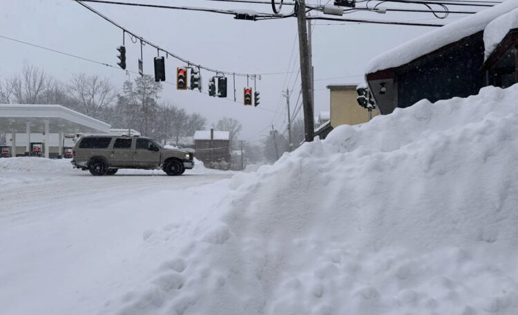 SHBA/ Mbi 600 mijë familje pa energji elektrike,14,800 fluturime të anuluara
