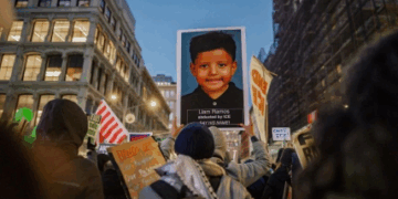 Protesta masive kundër Shërbimit të Imigracionit në SHBA: Nuk do të durojmë