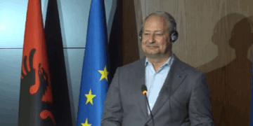 Denoncimet për AKSHI, raportuesi i PE: Mos më pyesni për gjithçka që thotë Berisha