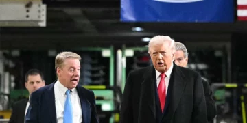 E quajti Trump “mbrojtës pedofilash”, pezullohet punëtori