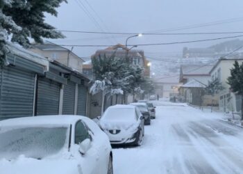 Ulen temperaturat, reshje të dendura dëbore në Dibër